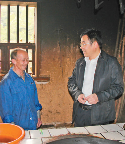 湖南省株洲市政协原副主席、炎陵县委原书记黄诗燕—— 用生命谱写脱贫攻坚壮歌(图1)