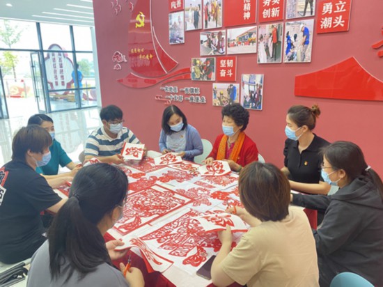 江苏连云:小区有了党支部 便民宜居走新路(图2)