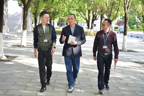 事不避难 义不逃责(图1)